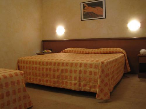 Hotel Italia Carmagnola Exteriör bild