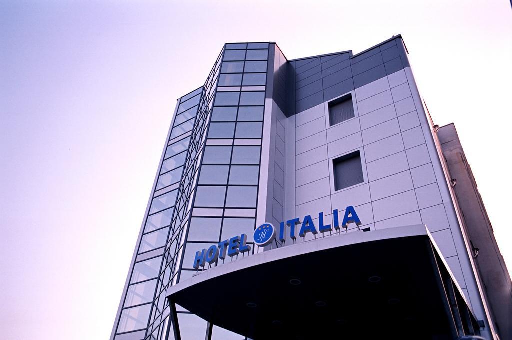 Hotel Italia Carmagnola Exteriör bild