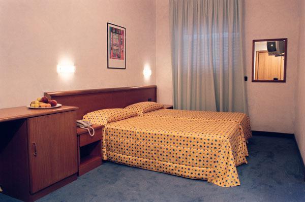 Hotel Italia Carmagnola Rum bild